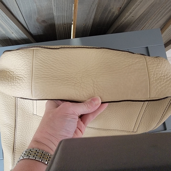 Coach - Picture 3 of 6